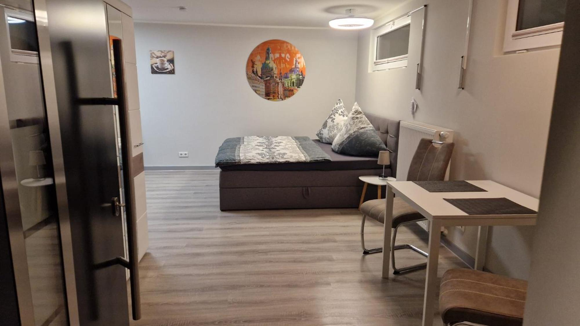 Ferienwohnung Oder Studio Dresden-Neustadt Inkl Parkplatz Mit Balkon Oder Terrasse Kamer foto